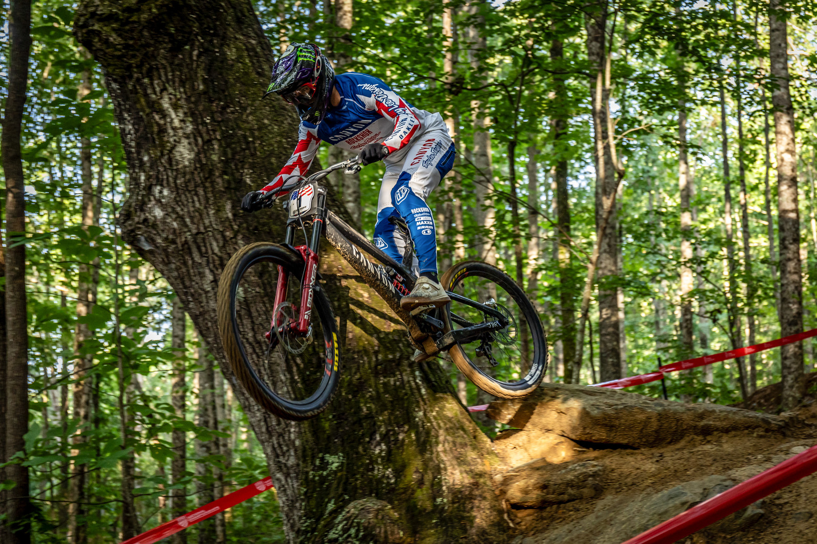 Luca Shaw out defending the sleeve.jpg?VersionId=qAyQ76ilvL9